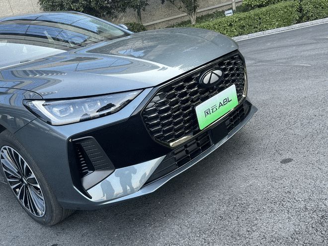 综合油耗1L/续航超2100km 风云A8L售10.99-14.99万7