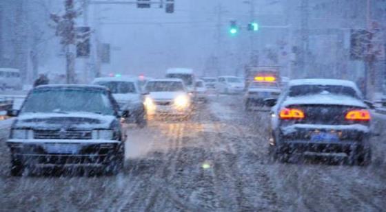 雨雪天气安全行车小技巧